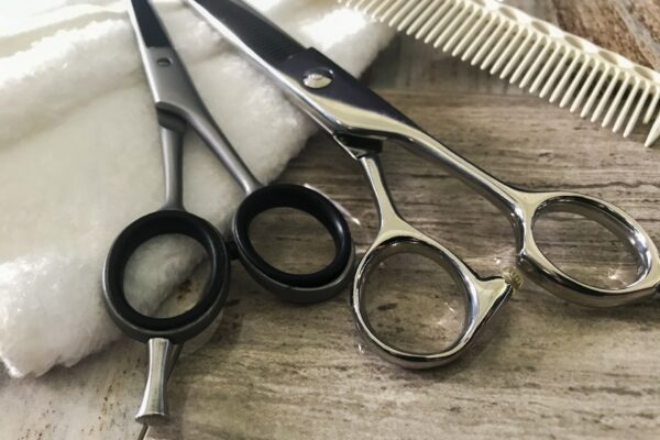 美容師免許を持つ50代の再就職|シニア向け求人の探し方