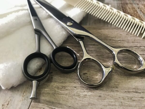 美容師免許を持つ50代の再就職|シニア向け求人の探し方
